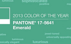 must have verde smeraldo pantone emerald