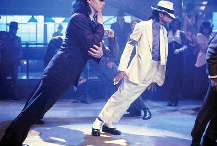 -smooth-criminal-mj-s-robot-dance-22460993-2200-1487