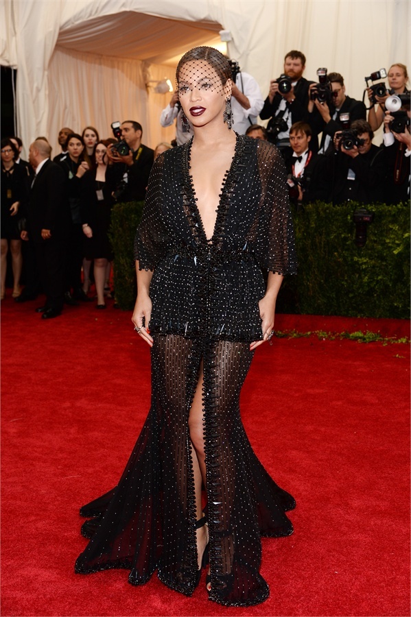 beyoncè in givenchy couture